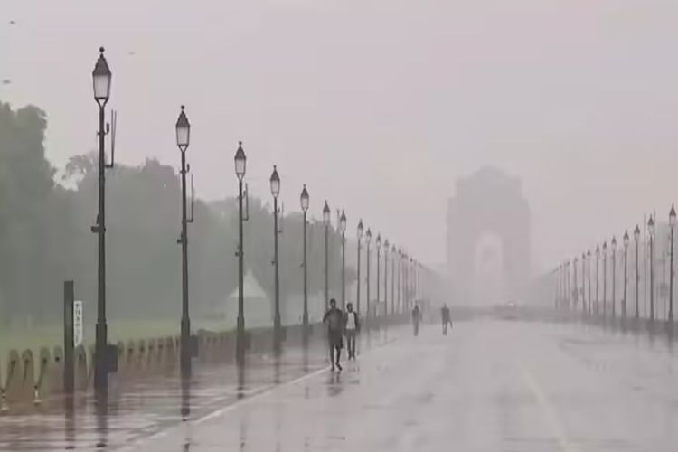 Chances of rain in Delhi amid heat wave