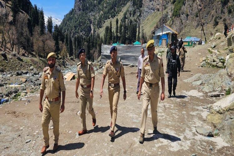 Anantnag SSP reviews security preparations for Amarnath Yatra
