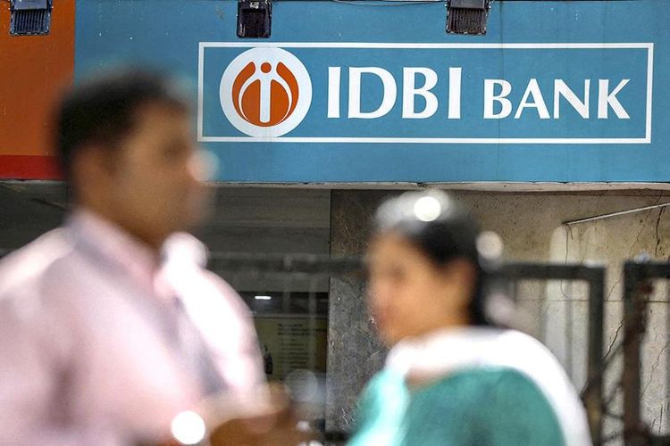 IDBI Bank's net profit declined 5% to Rs 1,943 crore in the March quarter.