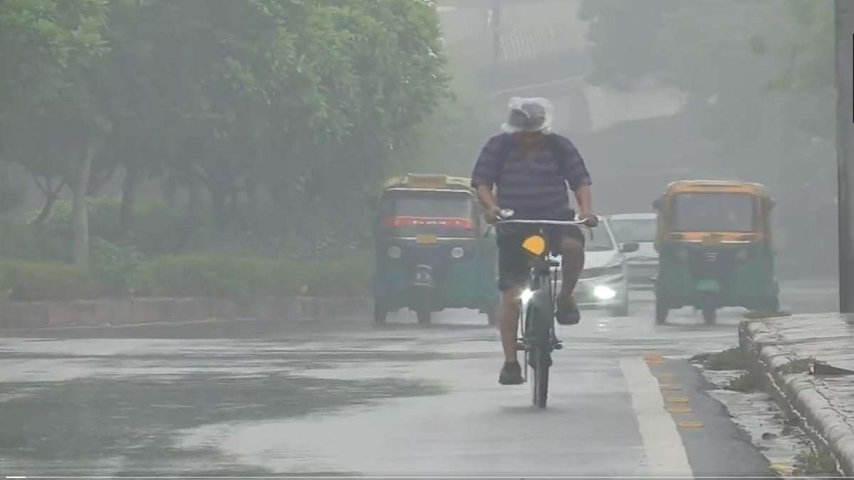 Pleasant weather in Delhi this morning, rain forecast