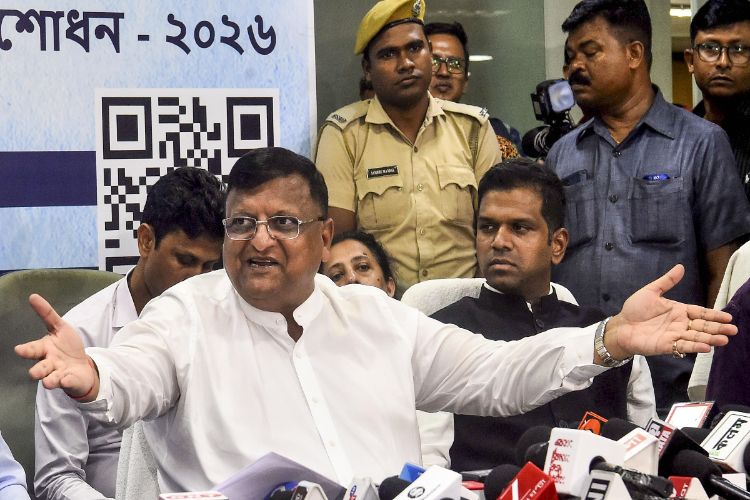  irregularities at counting centres: Bengal CEO Manoj Agarwal