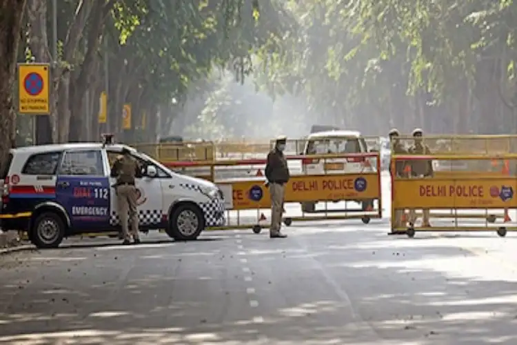 Robbers snatch bags containing Rs 50 lakh from 2 men near Azad market in Delhi; 7 arrested