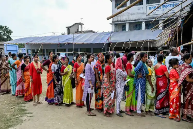 West Bengal repolls: EVM malfunction halts voting for an hour at Diamond Harbour polling station