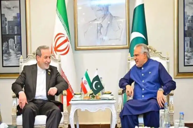 Pakistani, Iranian FMs discuss regional situation, Islamabad's diplomatic manoeuvres