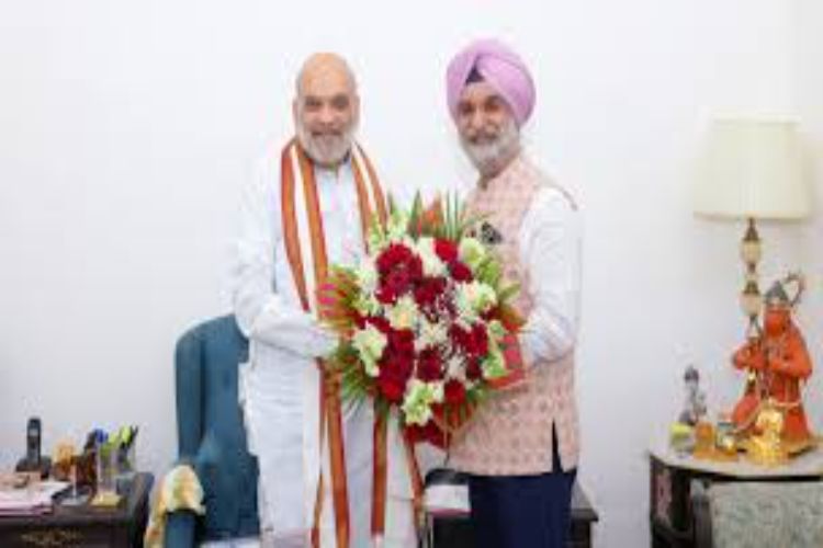 Delhi Lieutenant Governor Sandhu meets Amit Shah
