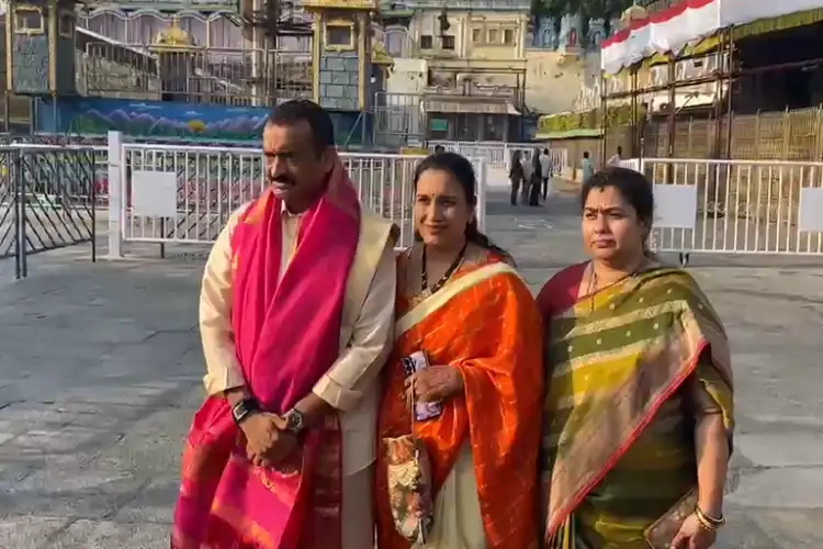 Telugu Producer Bandla Ganesh offers prayers at Tirumala temple