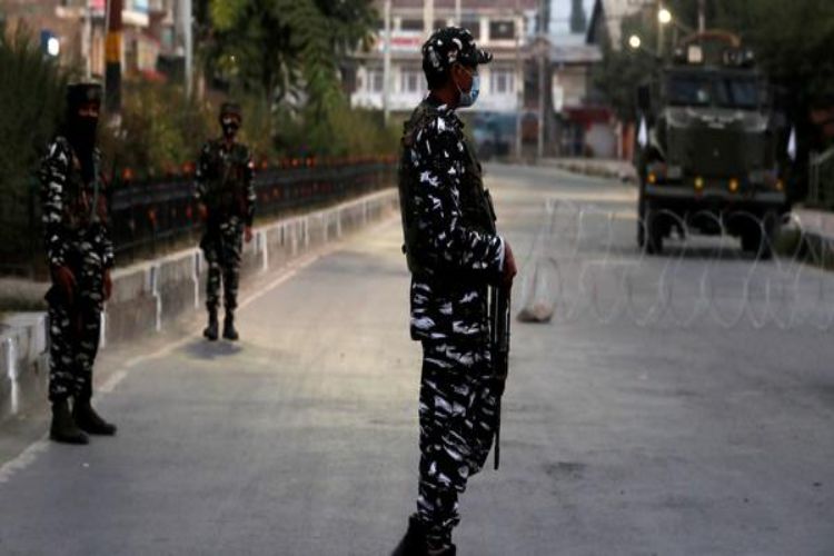 One soldier killed at CRPF camp in Shopian, Kashmir
