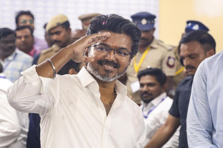Tamil Nadu: Congress announces support to Vijay to form government