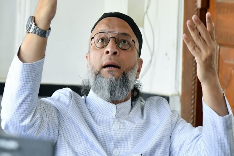 Vande Mataram cannot be given equal status as the national anthem: Owaisi