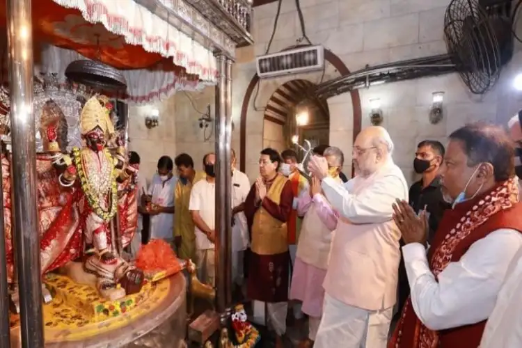 Amit Shah prays at Kolkata's Dakshineswar Kali Temple ahead of Bengal BJP legislature party meeting