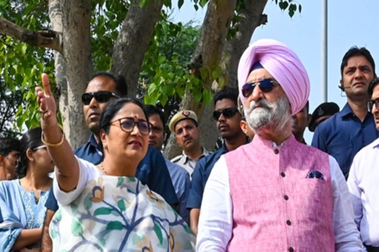 Developing Delhi in a better way is everyone's shared responsibility: Sandhu