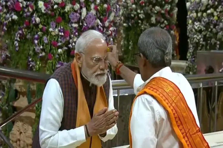 PM Modi offers prayers at Somnath Temple, attends Amrut Mahotsav in Gujarat