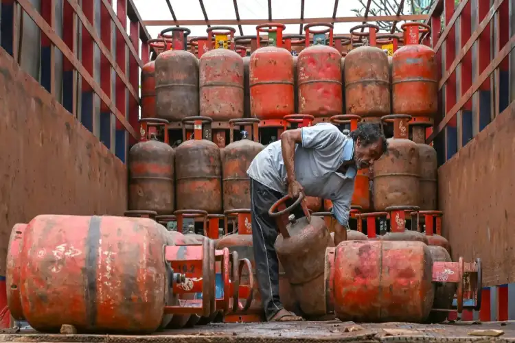 Petroleum Ministry says fuel, LPG stocks adequate amid global supply disruptions; urges citizens to conserve energy