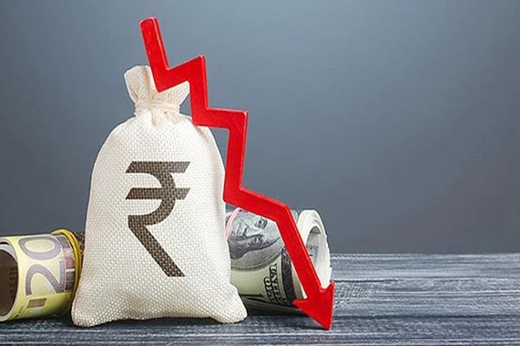 Rupee falls 35 paise to its lowest level of 95.63 per dollar