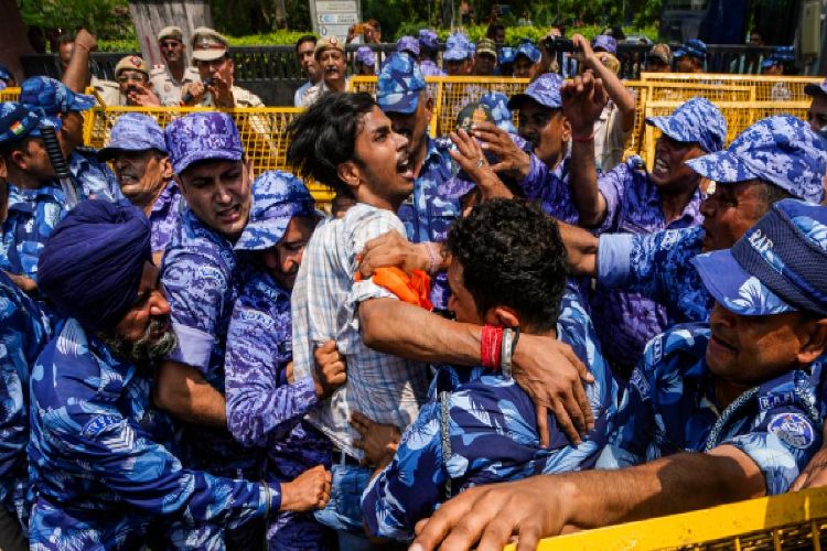 ABVP protests outside NTA office