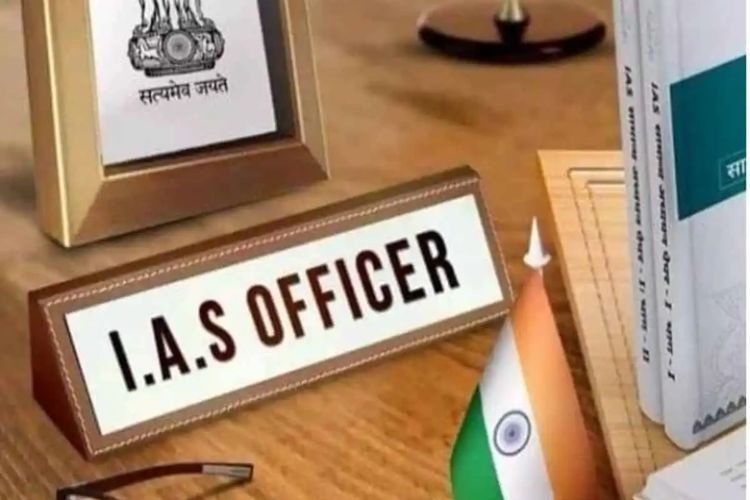 Administrative reshuffle in Gujarat; 72 IAS officers transferred