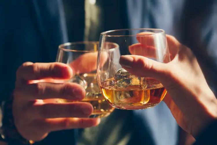 Tamil Nadu government to strictly enforce 21-year age limit for liquor sale