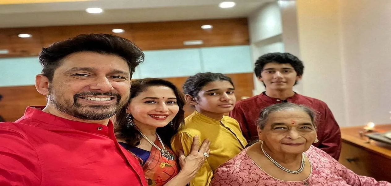  Madhuri Birthday Special: असल जिंदगी में क्या करते हैं धक-धक गर्ल के दोनों बेटे
