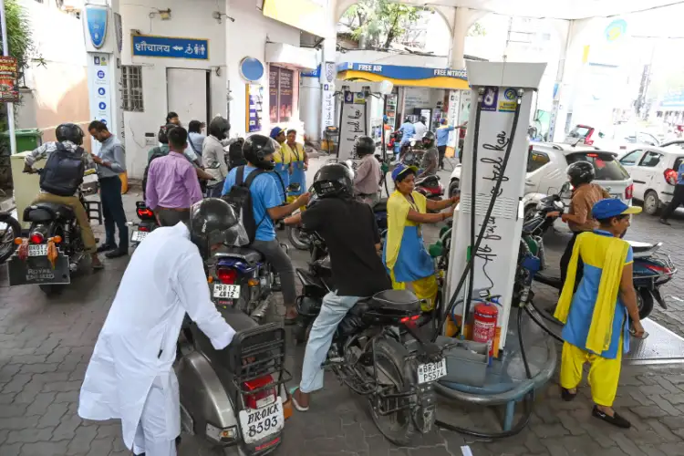 Govt kept fuel price hike minimal to protect citizens amid global oil shock, say dealers
