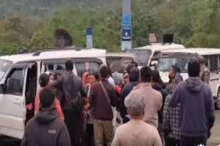31 hostages released in Manipur