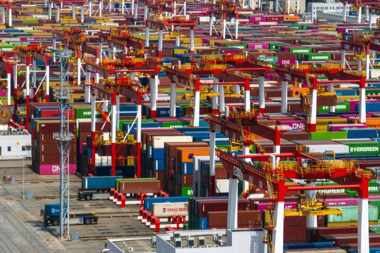 India's exports rise 13.78 percent to $43.56 billion in April