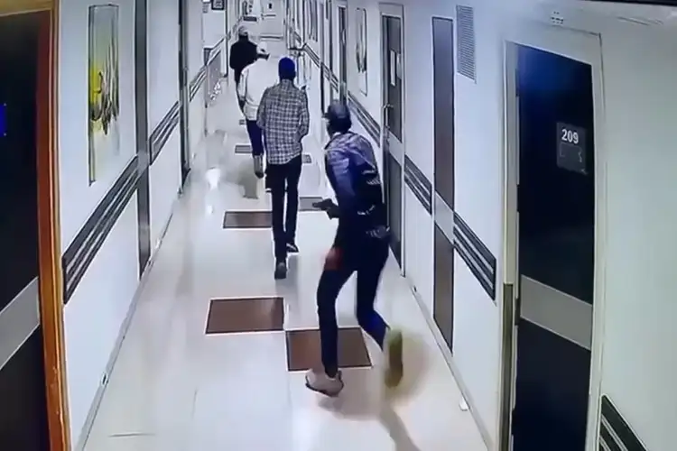 Bihar: Rs 20 lakh robbery accused shot during police encounter in Siwan, shifted to Patna hospital