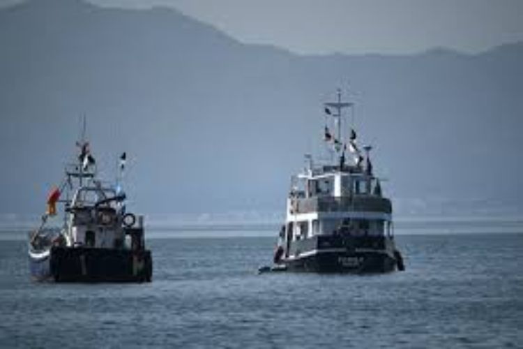 Israeli forces intercept Gaza-bound ships