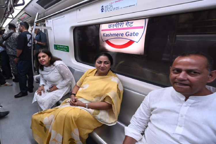 Metro Monday: Chief Minister and officials travel by metro