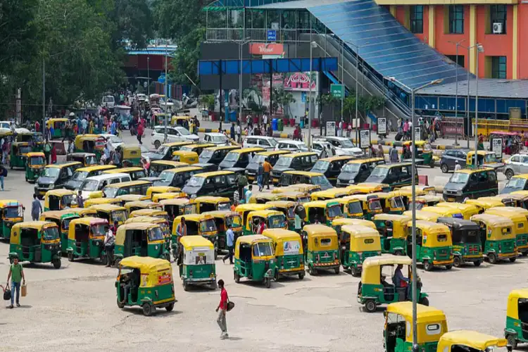 Delhi-NCR taxi, auto drivers announce three-day strike from May 21 over fare hike demand