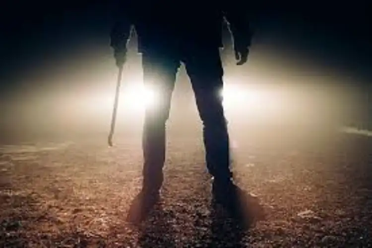 Youth hacked to death by car-borne assailants in Karnataka's Mandya