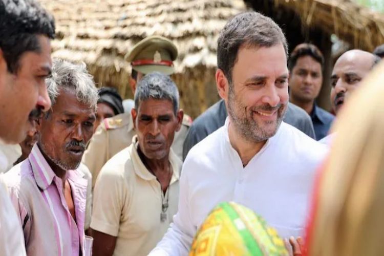 Poster war intensifies ahead of Rahul Gandhi's Amethi visit