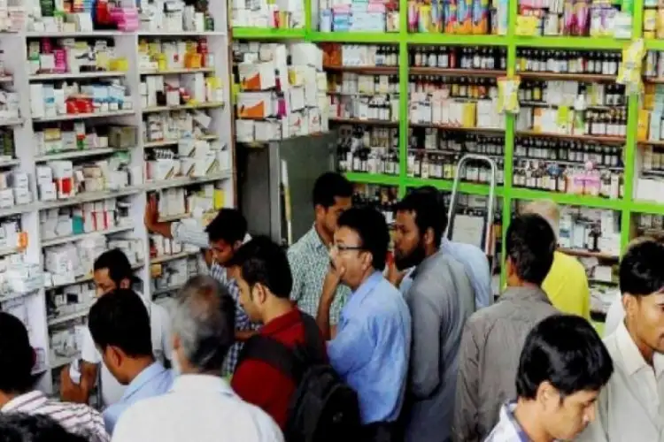 Andhra Pradesh: Local pharmacy owners in Vijayawada protest against illegal online medicine sales