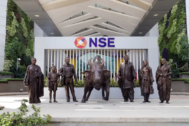 Indian markets open higher on global tech surge and trade optimism