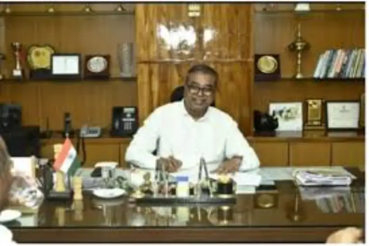 Assam Civil Service officer caught red-handed in bribery case, held in Guwahati