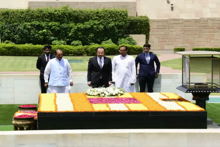 Cyprus President Nikos Christodoulides pays tributes to Mahatma Gandhi
