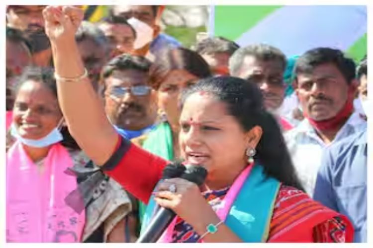 K. Kavitha protests at the Secretariat over delay in paddy procurement