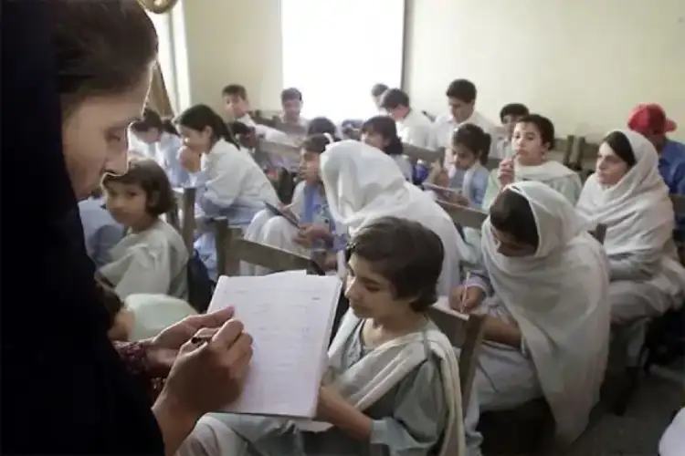 Pakistan: Punjab province's education system shrinks as privatisation drive picks up pace