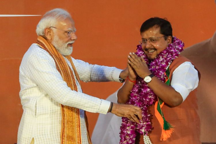PM Modi wishes Nitin Naveen on his birthday