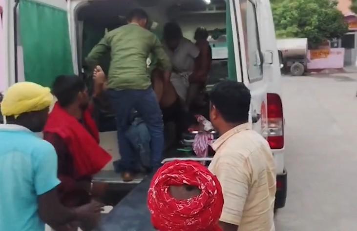 UP: Four members of family killed after truck runs over sleeping people in Barabanki