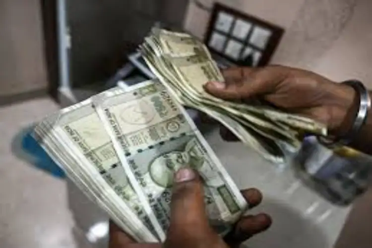 Citizens seek salary hike for middle-class as fuel prices continue to rise