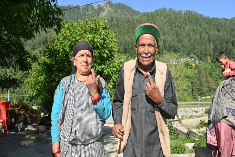 Himachal Pradesh: Voting begins for the first phase of Panchayat elections