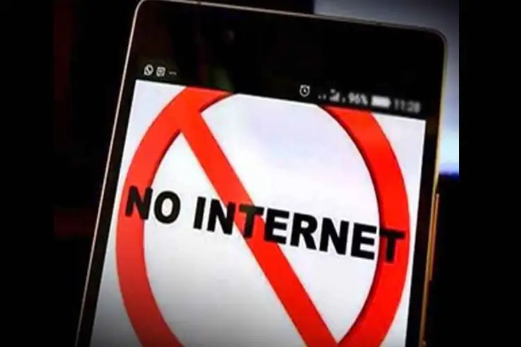 Pakistan: South Waziristan residents protest over 10-day mobile internet shutdown