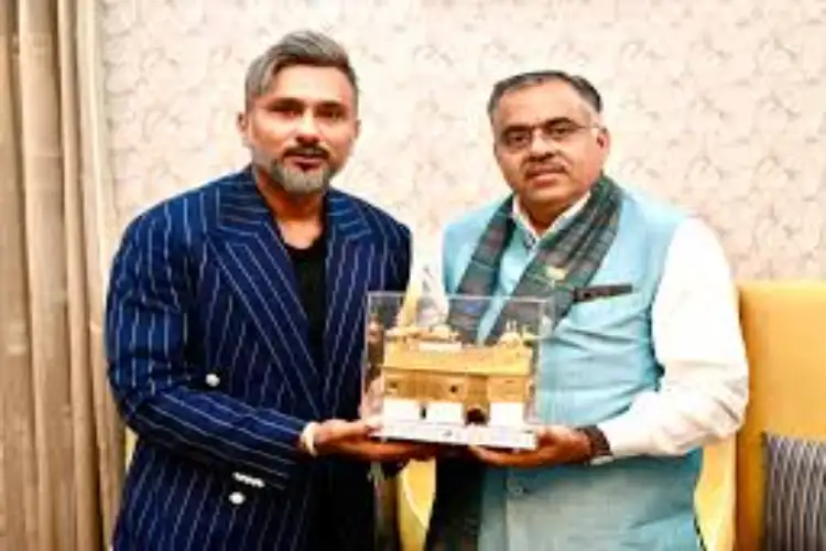 Singer Honey Singh meets BJP's Tarun Chugh, discusses drug-free Punjab campaign