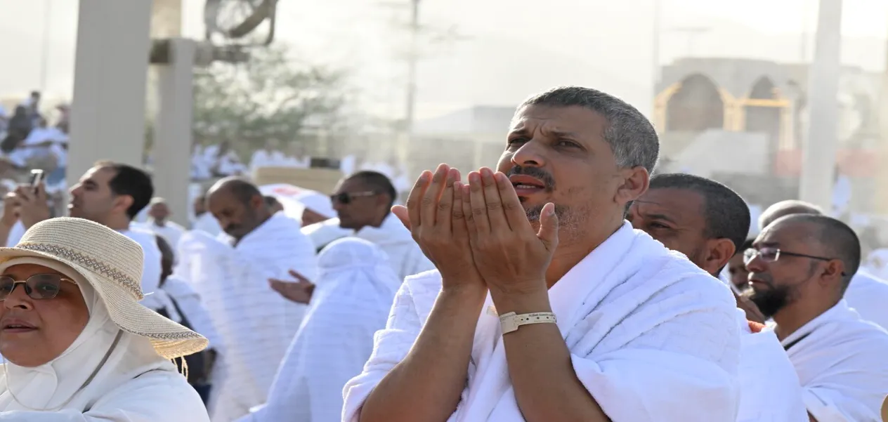 Allah's Great Reward for the Patient: Imam Hudhaifi's Message in the Hajj Sermon