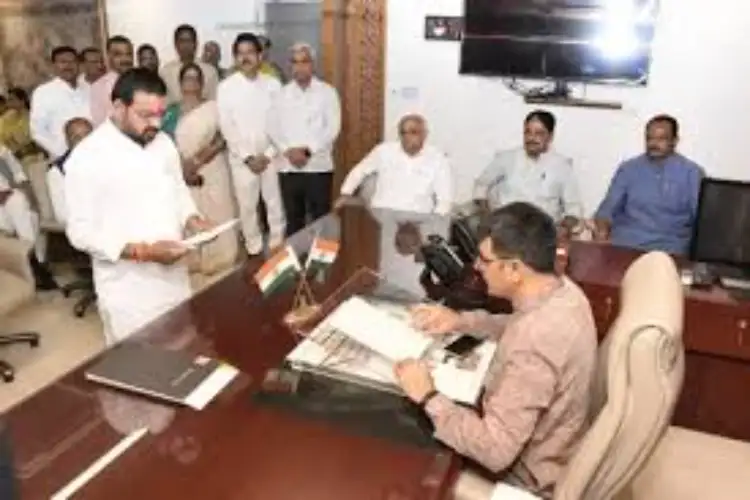 Newly-elected Umreth MLA Harshad Parmar takes oath as Gujarat Assembly member
