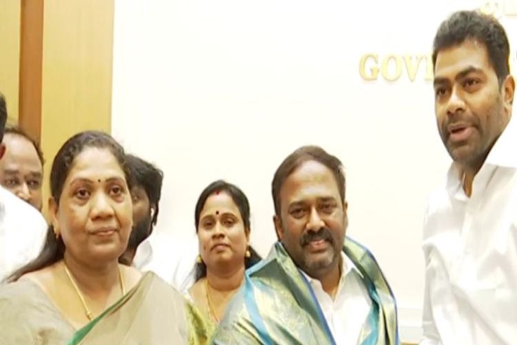 Another MLA quits AIADMK; Palaniswami faction appeals to Speaker