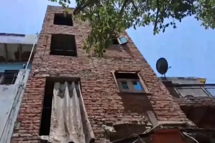 Delhi: 26-year-old pregnant woman dies after fall from height in Mustafabad, family alleges dowry harassment
