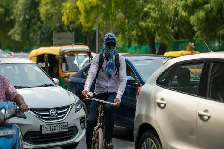 Severe heat wave continues in Delhi, minimum temperature recorded at 26.2 degrees