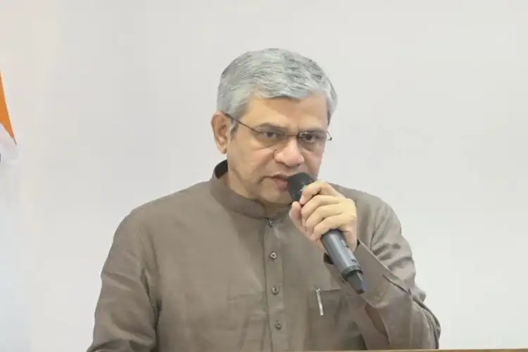 Govt announces SARTHAK-PDS scheme with Rs 25,530 cr outlay to modernise food distribution system