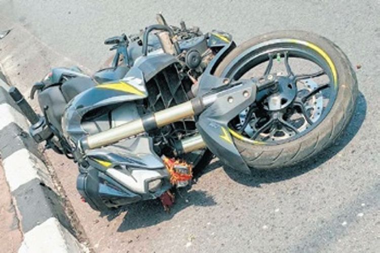 Two people died in a bicycle-motorcycle collision in Sultanpur.